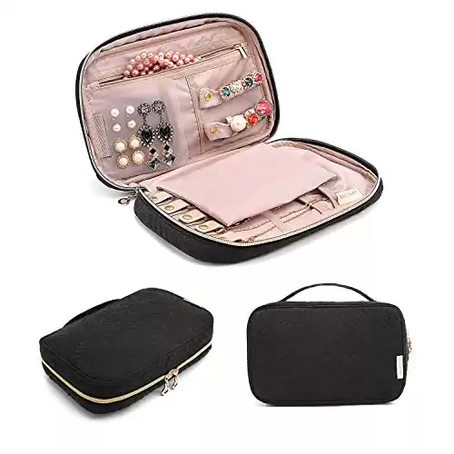 travel accessories from amazon to organize your jewelry and keep valuables safe