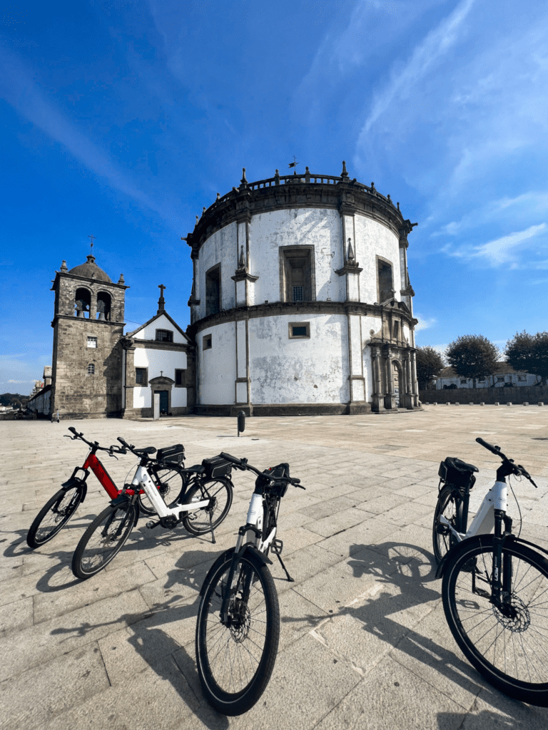 Bike ride on get your guide vising Porto city center, Train Station, Porto Cathedral and other historic sights
