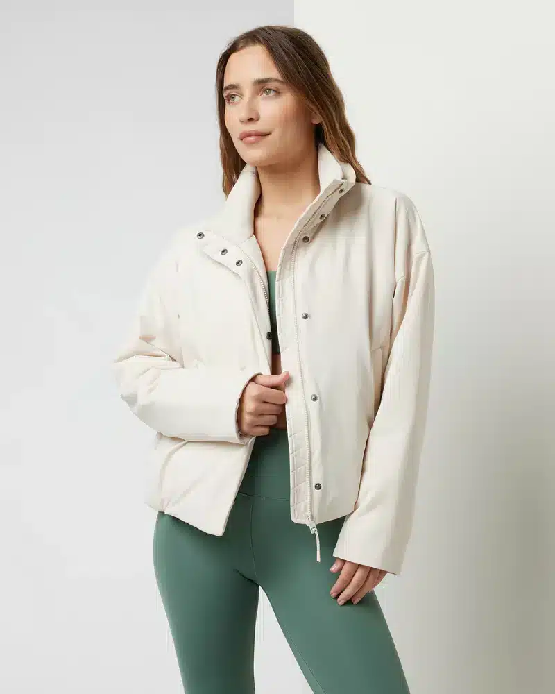 Travel outfits styled by Vuori including this Sky puffer Insulated Jacket.